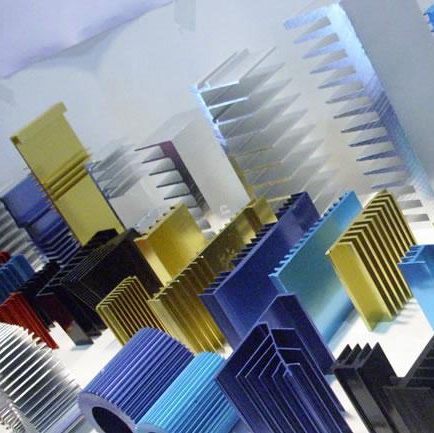 Los perfiles de aluminio son el mejor material para el disipador de calor.