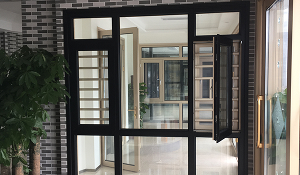 Sus ventanas inteligentes: diseño de ventanas de corte térmico Jia Hua